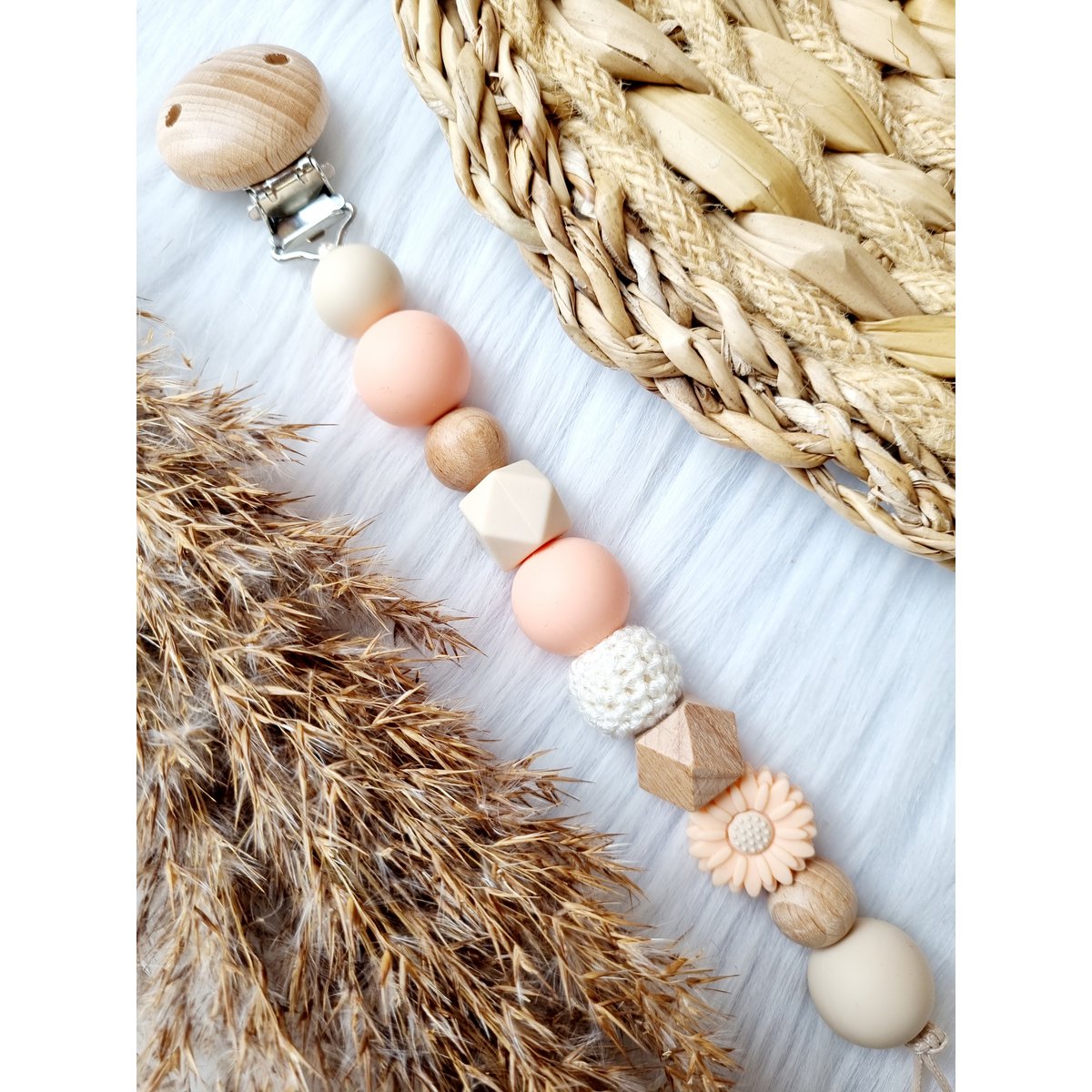 Pacifier Clip Daisy Peach