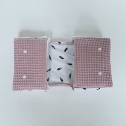 Diaper case Waffle Old Pink / Feathers Black-White