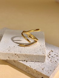 Verstelbare ring in geometrische "linea" staal