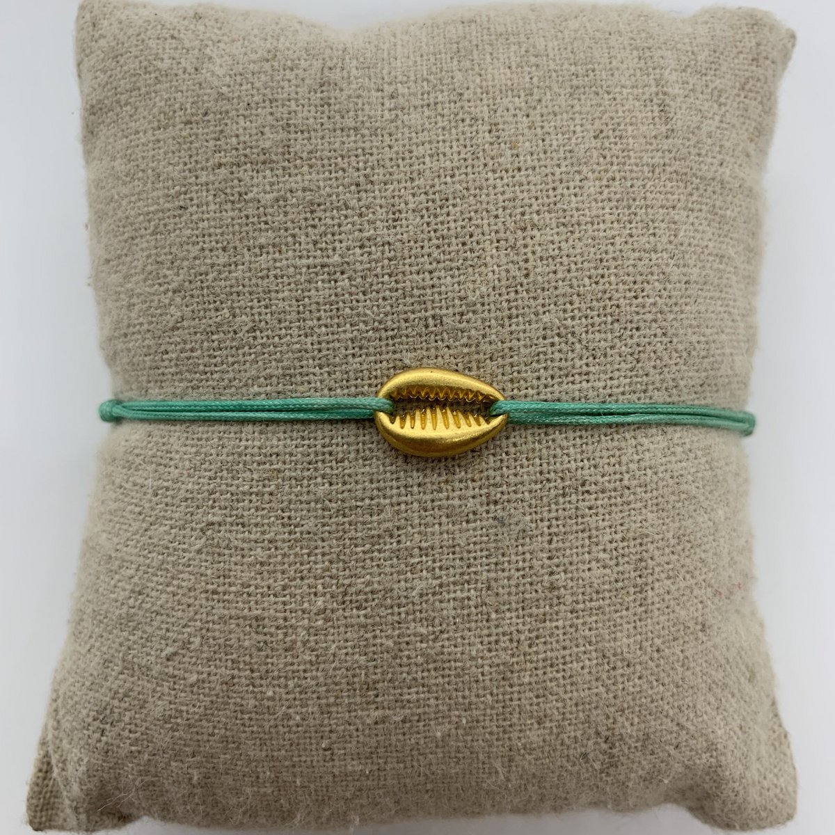 Pulsera Pequeña Concha Dorada