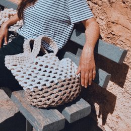Borsa da mare “Ingrid Grande” all'uncinetto con custodia impermeabile beige + blu