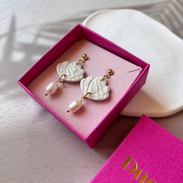 Atrani Shells - Handcrafted Earrings with Natural Pearl