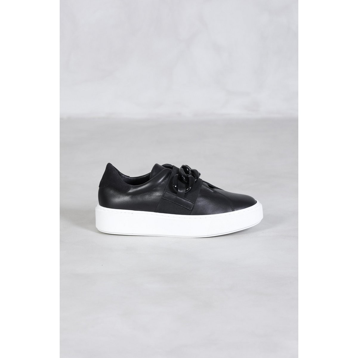 EMMA BLACK - Laceless Sneakers