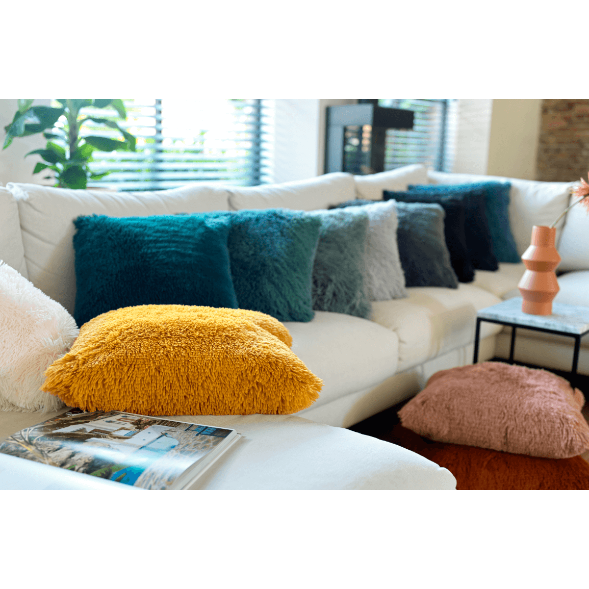 Dutch Decor FLUFFY - Decorative cushion 60x60 cm - Super soft - XL cushion - Golden Glow - Yellow