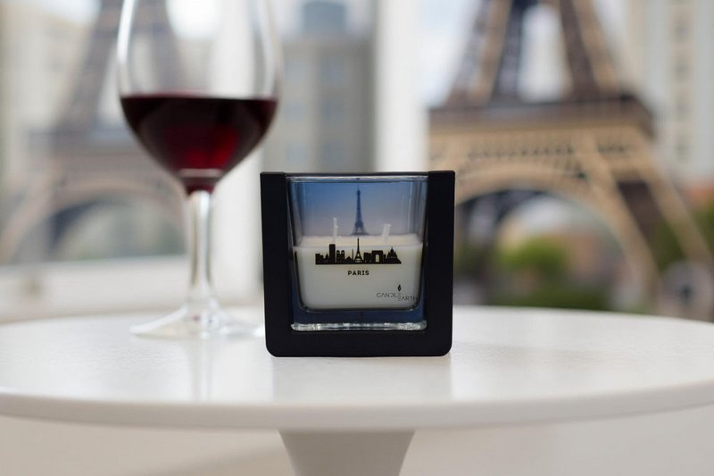 Vela perfumada sorpresa - Ciudades - París - 235 gr de cera vegana con manteca de karité