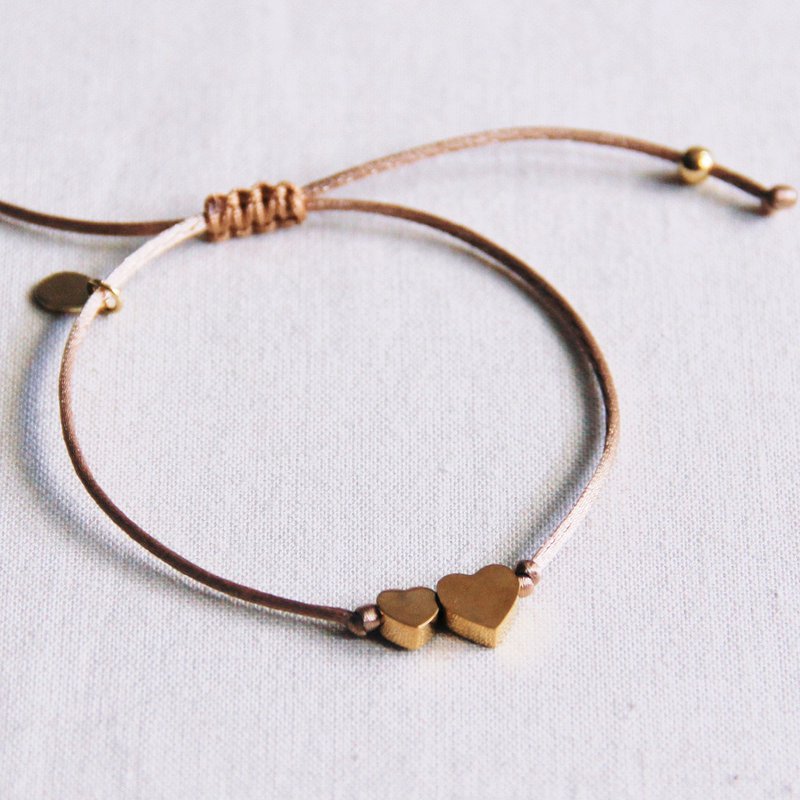 Pulsera de satén con corazón pequeño y grande - Tope / Oro
