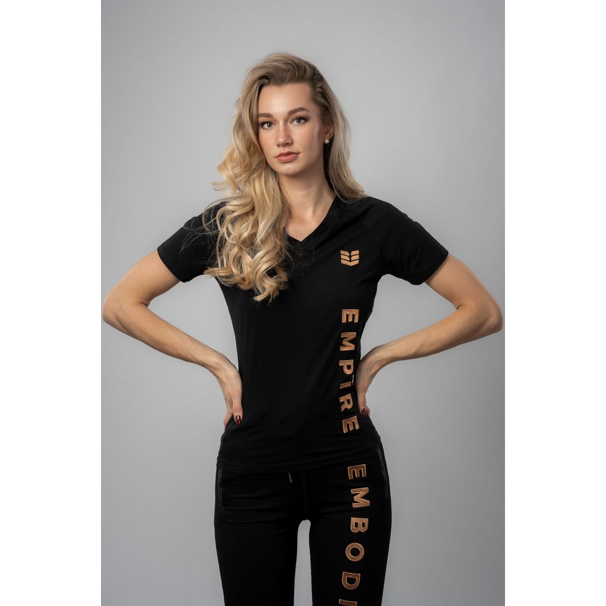 T-Shirt Empire Embodied Classic Venus coton bio Col V noir brodé