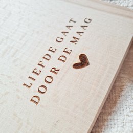 Borrelplank - Love goes through the stomach