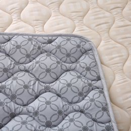 Tappetino da gioco trapuntato opaco Hakuna – Hygge, Beige (1,27 x 1,27 m)