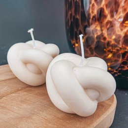 Set of 2 knotted candles | rapeseed wax
