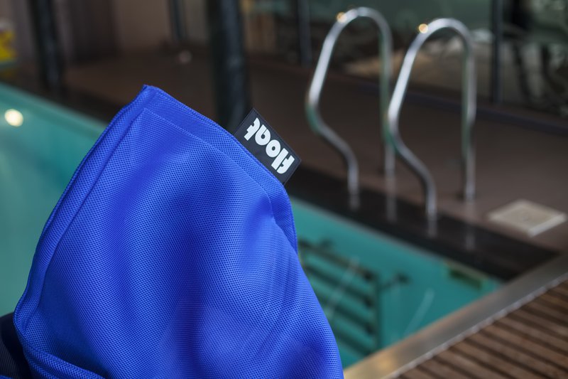 FLOAT BEANBAG SWIMMINGPOOL - kongeblå