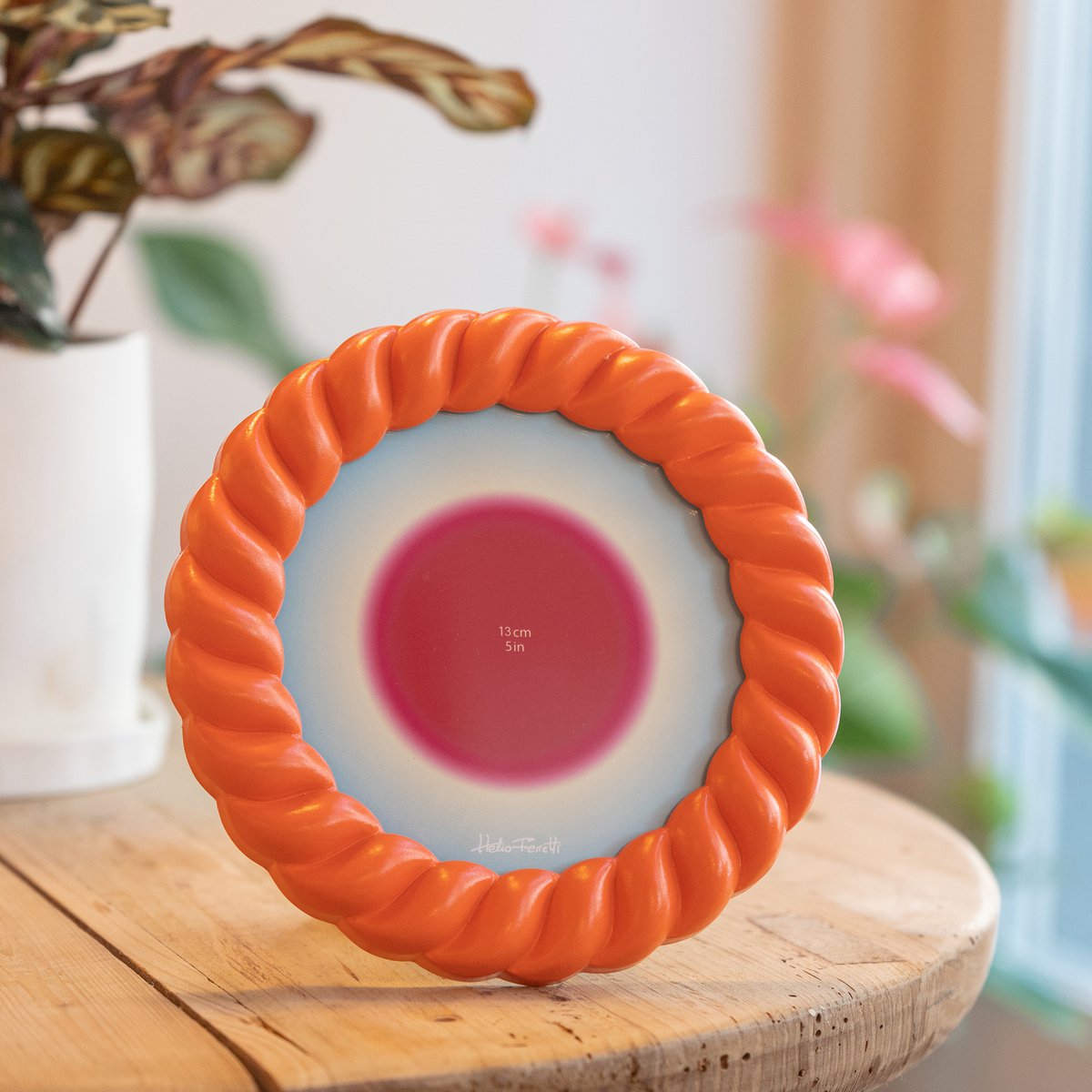 ORANGE SHELL PHOTO FRAME HF