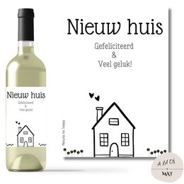  White wine bottle with label "Vriendinnen Wijn" (Friends Wine). Suitable for gifting or personal enjoyment.