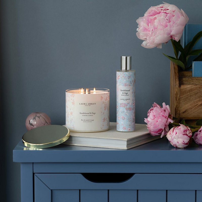 Scented candle Laura Ashley Sandalwood & Sage - 400g