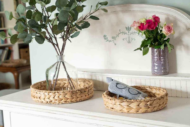 Serving basket, round braided from water hyacinth - fruit basket