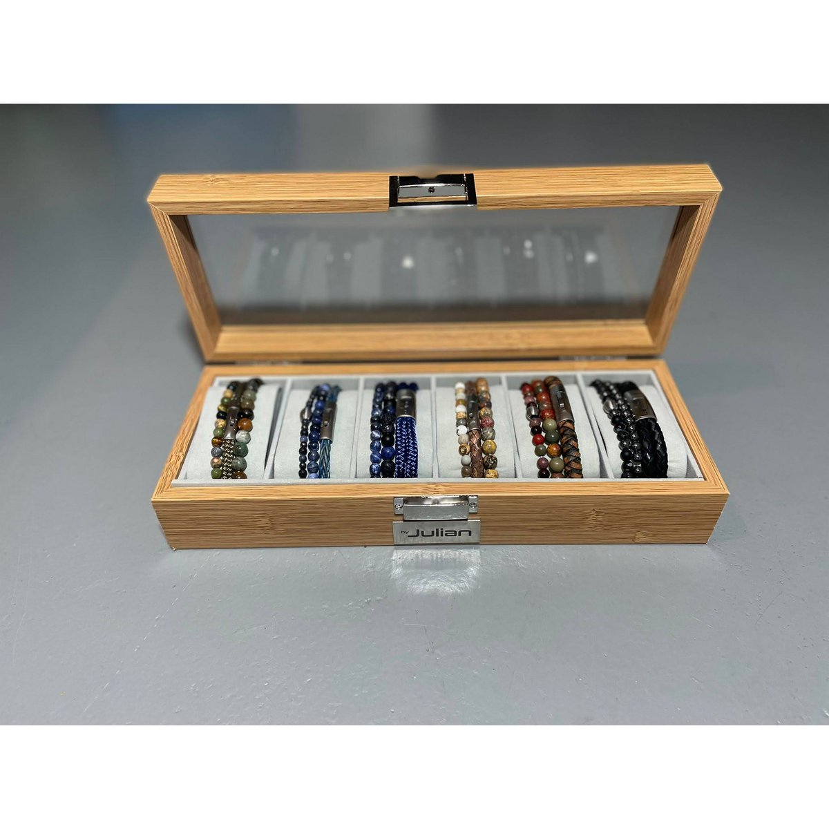 Armband display, koffer 6 kussens