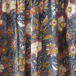 Damebluse i bomuld med "Mel"-tryk