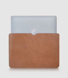 Funda para MacBook de 13 pulgadas AVIOR Tan