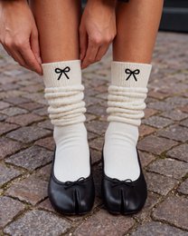 COZY BOW | white