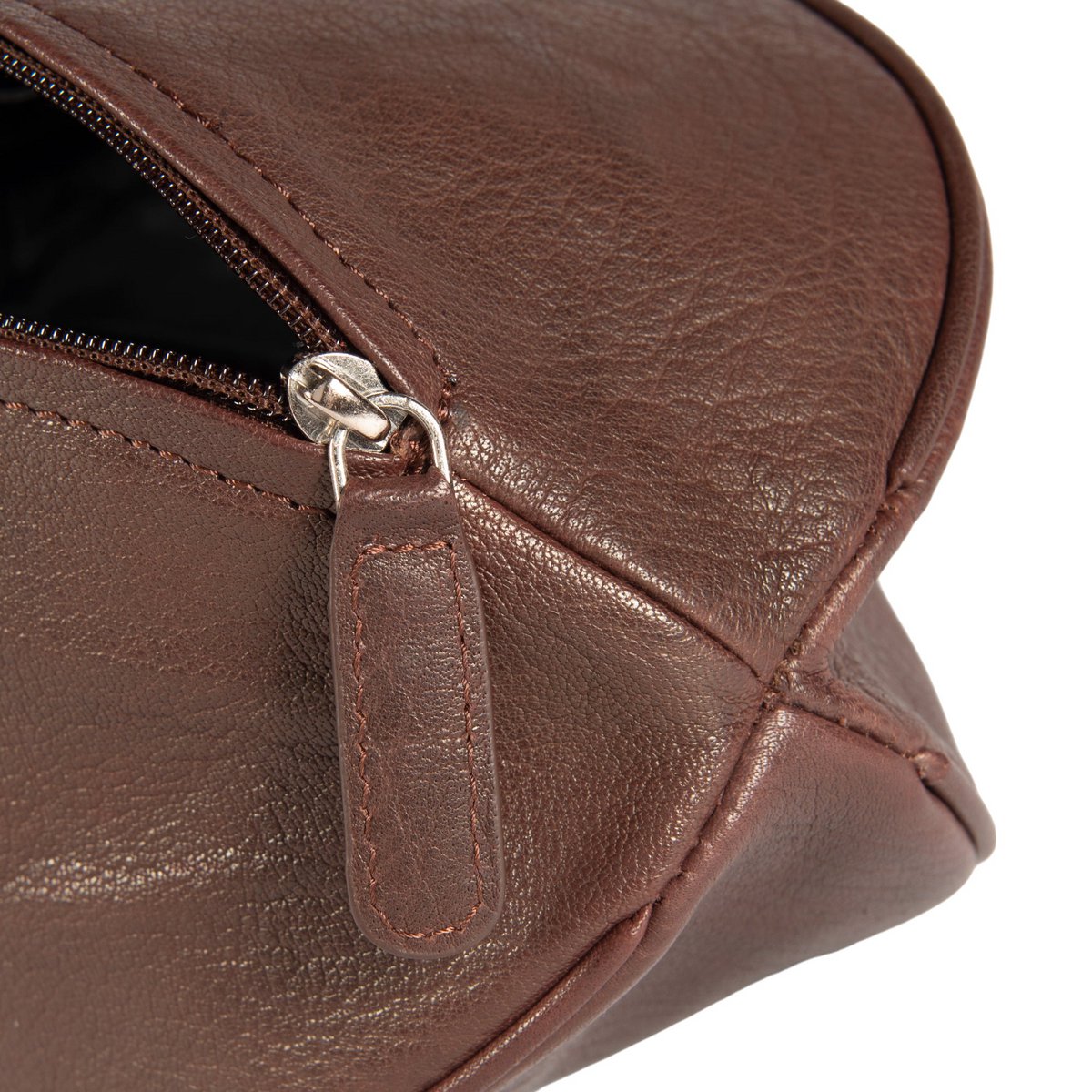 K0011BB | Estuche de Belleza "Pelota de Rugby" en Piel Verdadera - Color: Marrón Oscuro - Elástico interno para sujetar botellas - Cierre con cremallera - Dimensiones: 35 x 14 x 14 cm - Embalaje: bolsa TNT