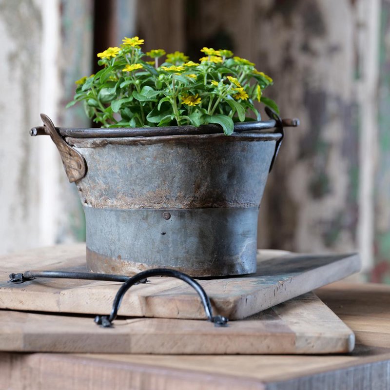 Iron bucket half