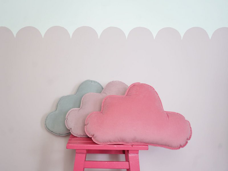 Velvet Wolkenkussen voor babykamer "Zacht roze"