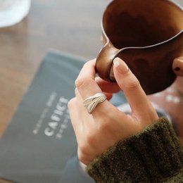 Verflochtener Ring aus Sterlingsilber