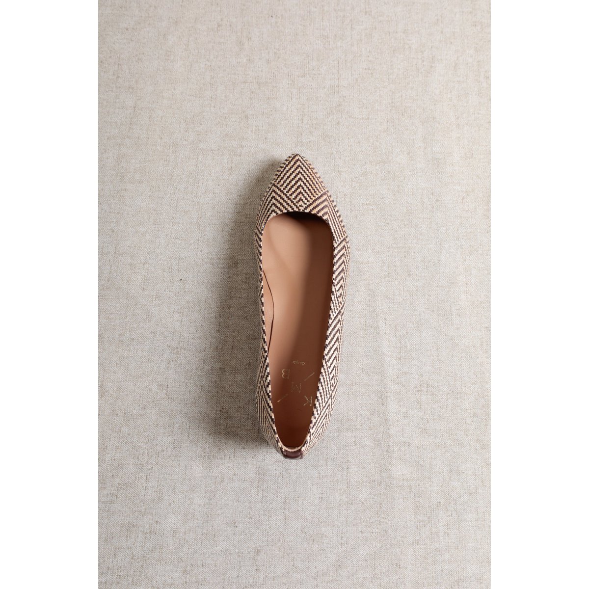 MINDI BRUIN – Ballerina's van geweven raffia