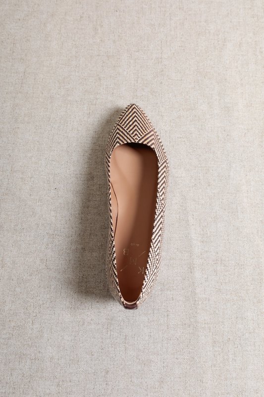 MINDI BRUIN – Ballerina's van geweven raffia