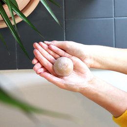 Solid makeup remover