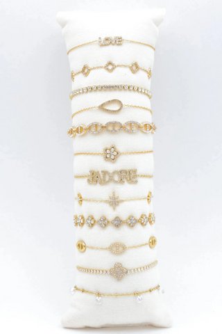 Veel sieraden met display