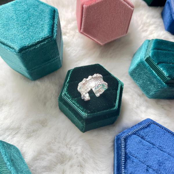 Emerald green-1 ring