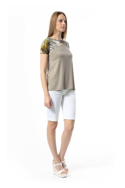 Top con detalle de estampado animal