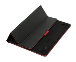 K0033AB | Hülle für Tablet aus echtem Leder, Vollnarbung, Dollar-Maserung. Col. Schwarz mit roten Rändern. Kontrastierender Laschenverschluss. Abmessungen: 19,5 x 25,2 x 1 cm. Verpackung: TNT-Beutel
