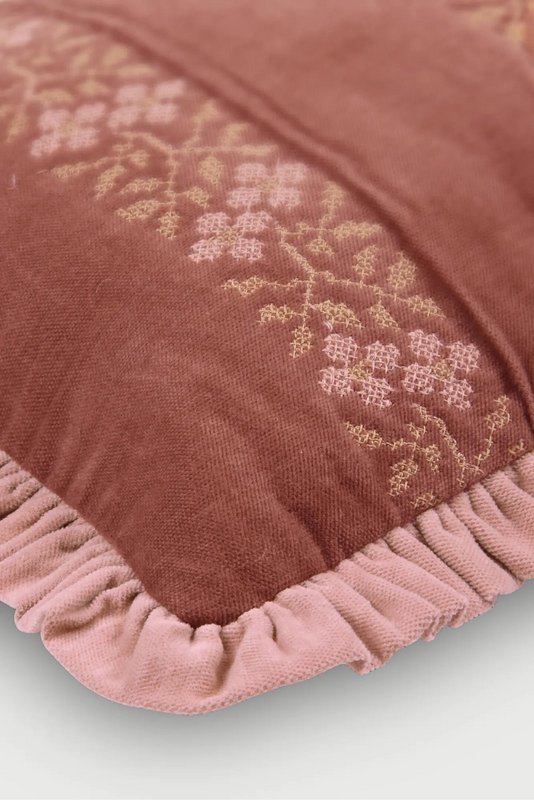 Kussenhoes | Heather Rhubarb Cross Stitch langwerpige kussenhoes van Sanctuary Living