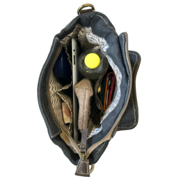 Sac messager Sunsa pour femme. Sac à main fabriqué à partir de jeans et de toile upcyclés. Sac bandoulière forme messager. Sac bandoulière de style vintage. Grand sac bandoulière pour femme.