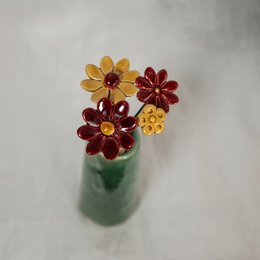 Klein attentieboeketje bloemen