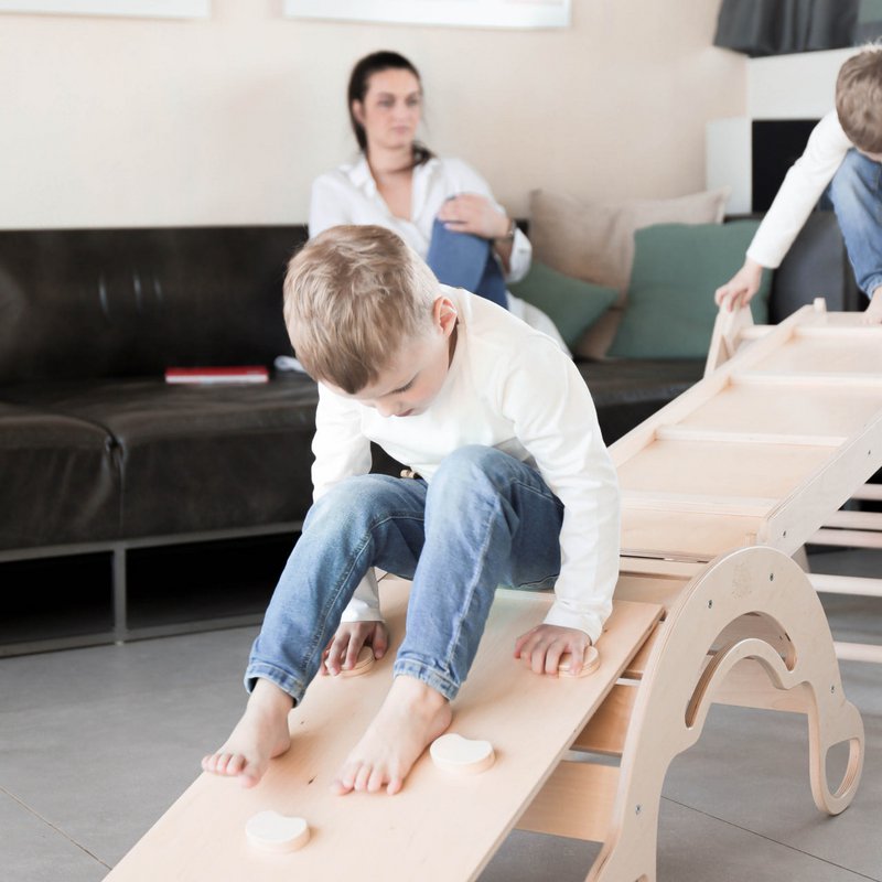 Großes Set - Pikler Dreieck + 2 Rutschen/Kletterleitern + Balancewippe
