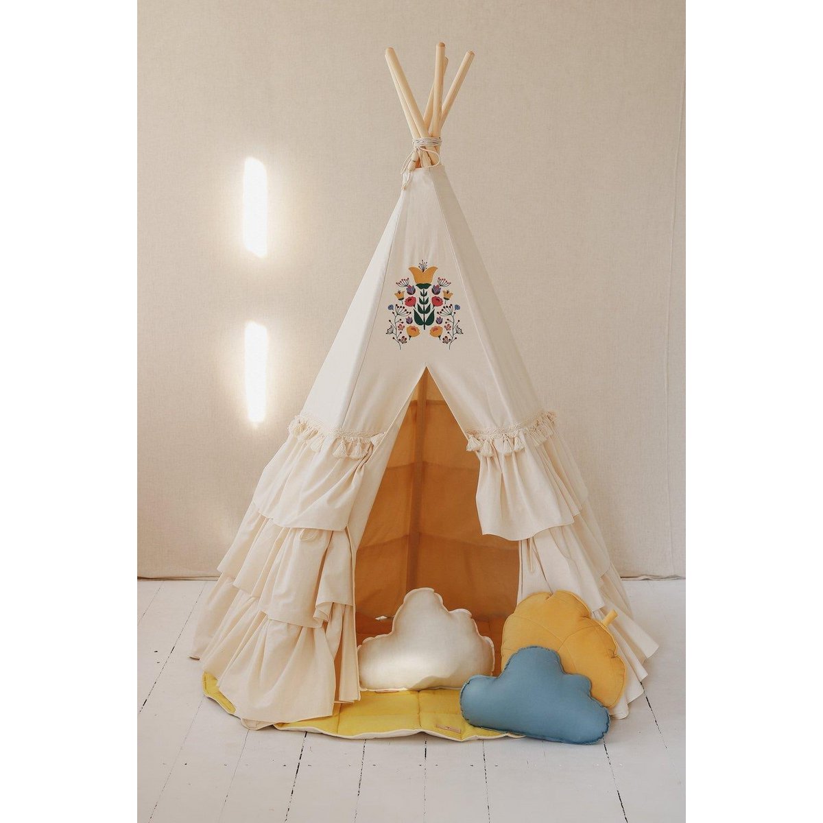 Tipi-Zelt „Folk“ mit Rüschen und Stickerei