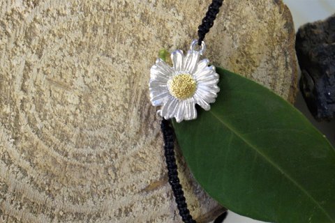 Kamillebloemarmband: handgemaakte macramé-sieraden (sterlingzilver)