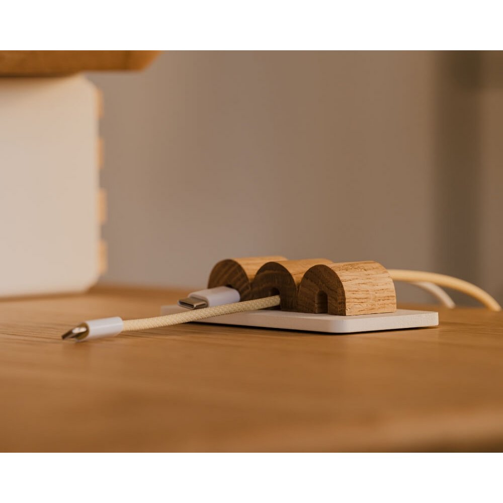 Magnetyczny uchwyt na kabel