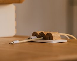 Magnetyczny uchwyt na kabel