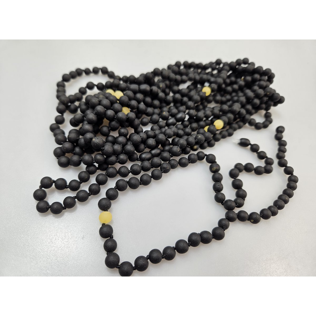 Collar de ámbar negro hecho a mano para él o su hombre joyas al por mayor