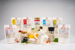 Natürliches unraffiniertes Meersalz mit Zitronenschale