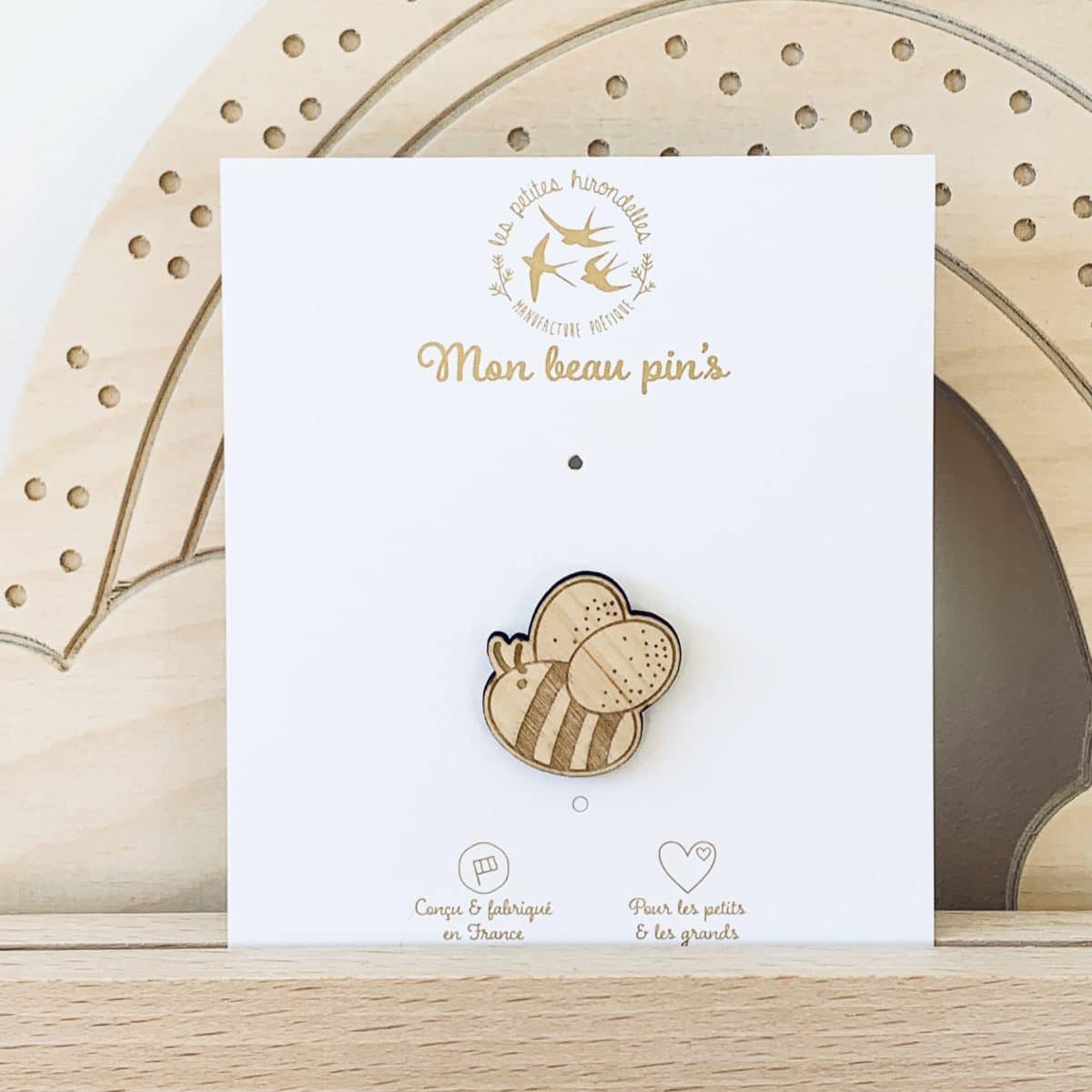 Wooden pins - Bee