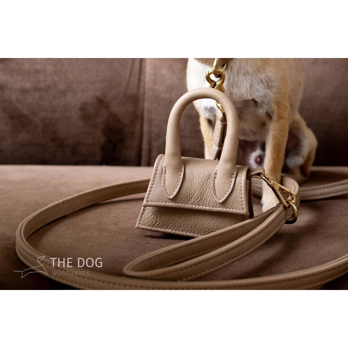 The Dog Musthaves Designer Bag – Belohnungstasche für Hundeleckerlis und Kotbeutelspender – Sand Taupe