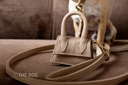 The Dog Musthaves Designer Bag – Belohnungstasche für Hundeleckerlis und Kotbeutelspender – Sand Taupe