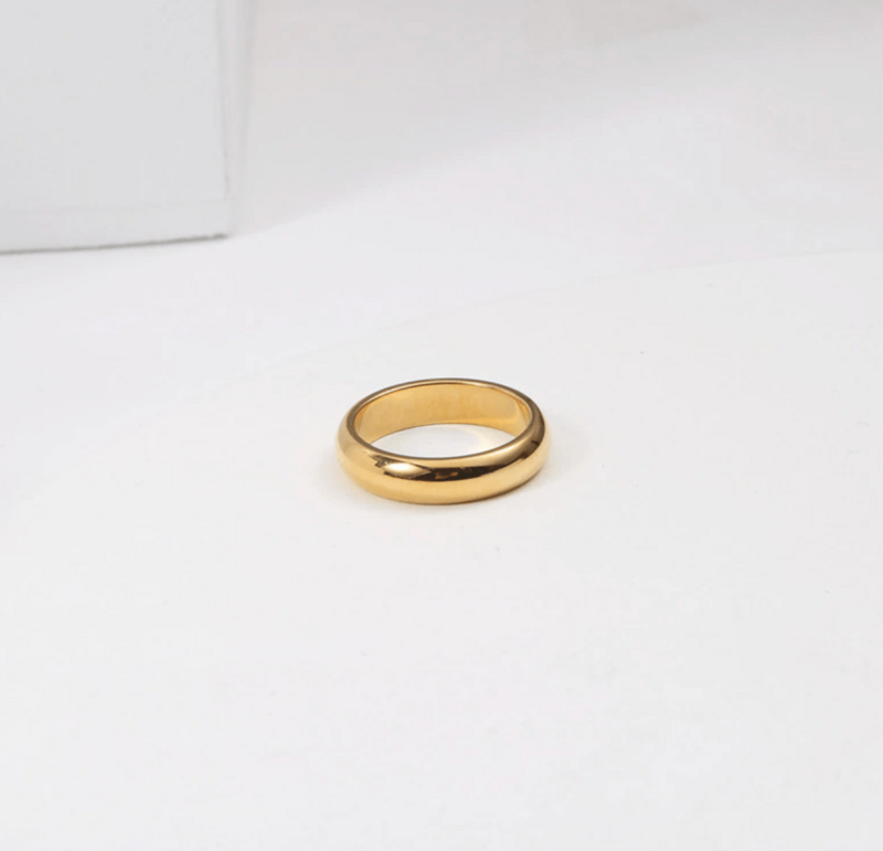 Sylvia - Einfaches konkaves Goldband