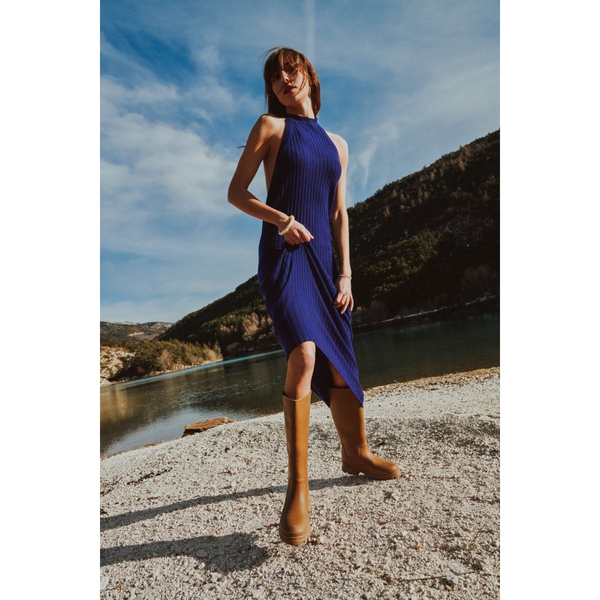 AVA 19 Long backless dress in midnight blue ribbed knit cashmere