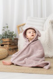 Soft, cozy baby towel in 5 neutral colors for ages 0-5 years. Made of high-quality, absorbent material to keep your little one warm and comfortable after bath time.